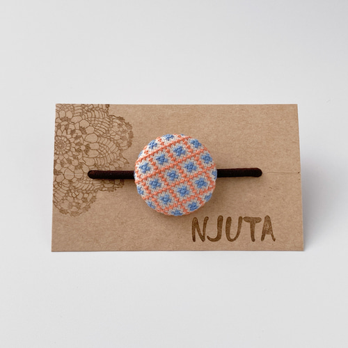 トレンドカラーのヘアゴム くるみボタンにクロスステッチ刺繍 ヘアゴム