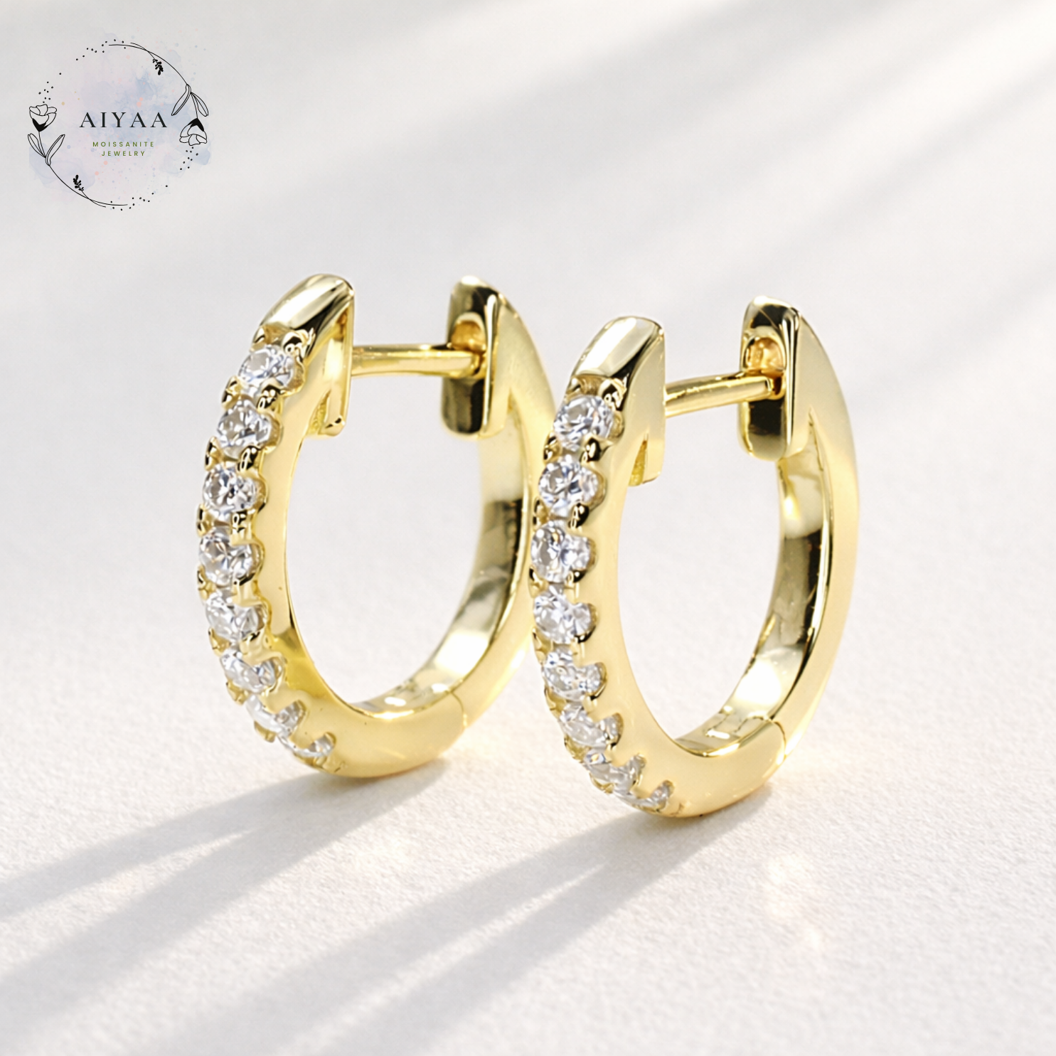 モアサナイト 1.6mm×16石 フープピアス｜Dカラー VVS1｜イエローゴールド/シルバー