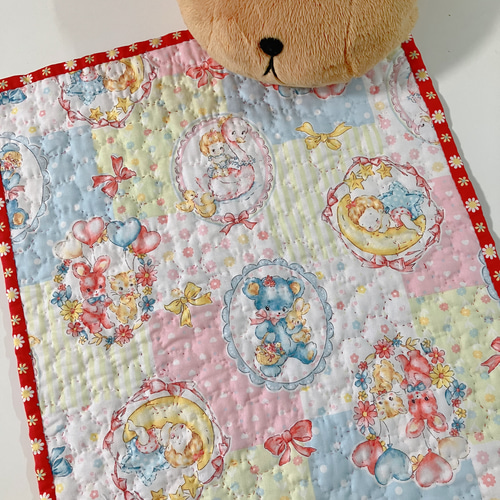 ちいさなリバティパッチワークのキルトマット 玄関マット 55cm