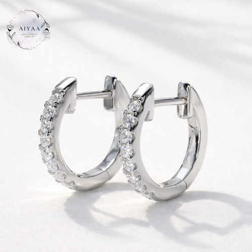 モアサナイト 1.6mm×16石 フープピアス｜Dカラー VVS1｜シルバー