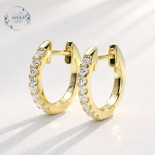 モアサナイト 1.6mm×16石 フープピアス｜Dカラー VVS1｜シルバー