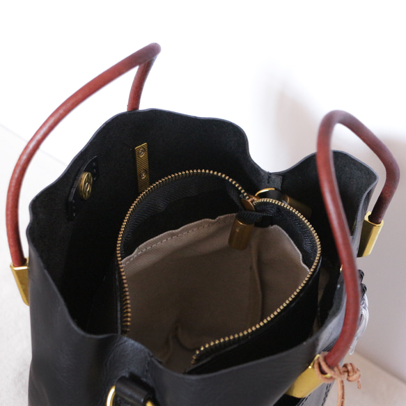 本牛革　斜め掛けショルダーバッグ2Wayバッグ　黒色 11枚目の画像