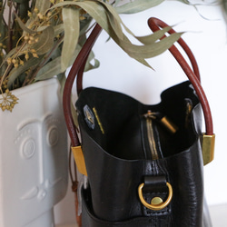 本牛革　斜め掛けショルダーバッグ2Wayバッグ　黒色 9枚目の画像