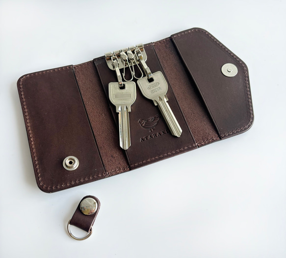 ビターなチョコ マグネット式キーケース（イタリアンレザー マイネ