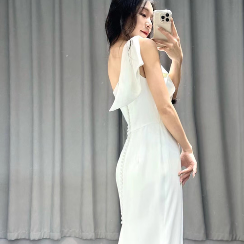 見逃さないで！マットグレープ生地 ホワイト ワンショルダー