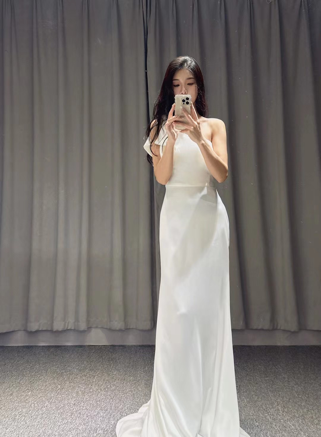 見逃さないで！マットグレープ生地　ホワイト　ワンショルダー　マーメイドドレス　オーダーサイズ　お色直し　上品　前撮り2次