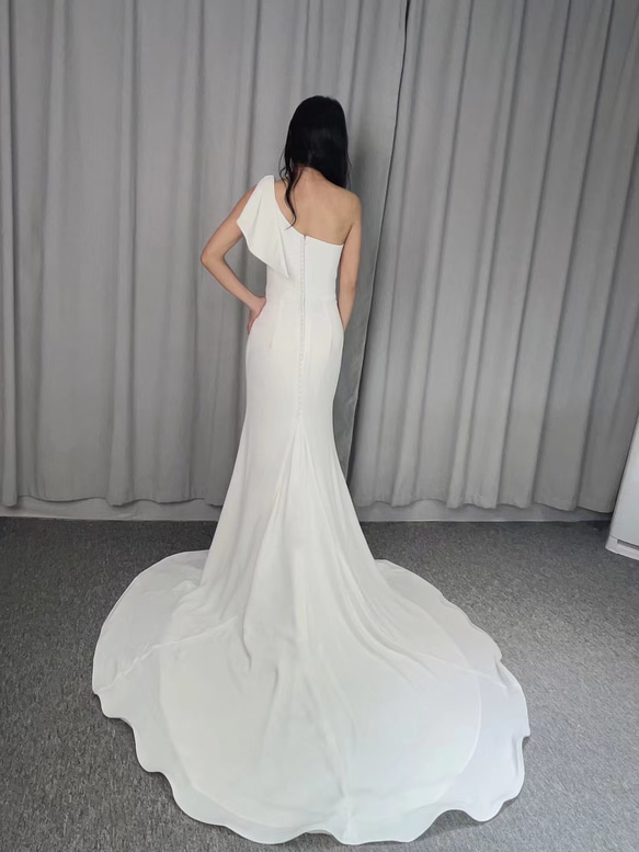 見逃さないで！マットグレープ生地 ホワイト ワンショルダー