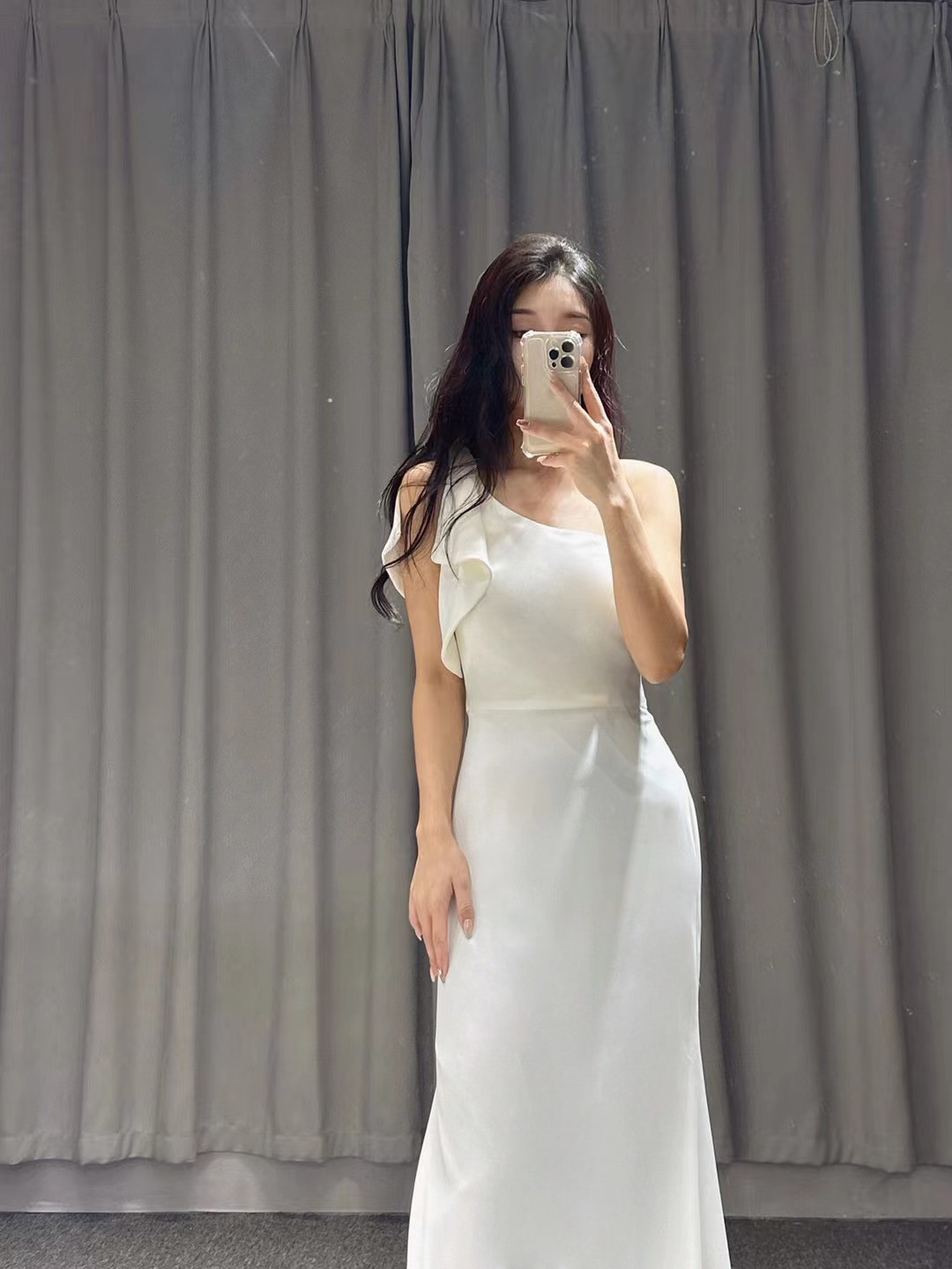 見逃さないで！マットグレープ生地　ホワイト　ワンショルダー　マーメイドドレス　オーダーサイズ　お色直し　上品　前撮り2次