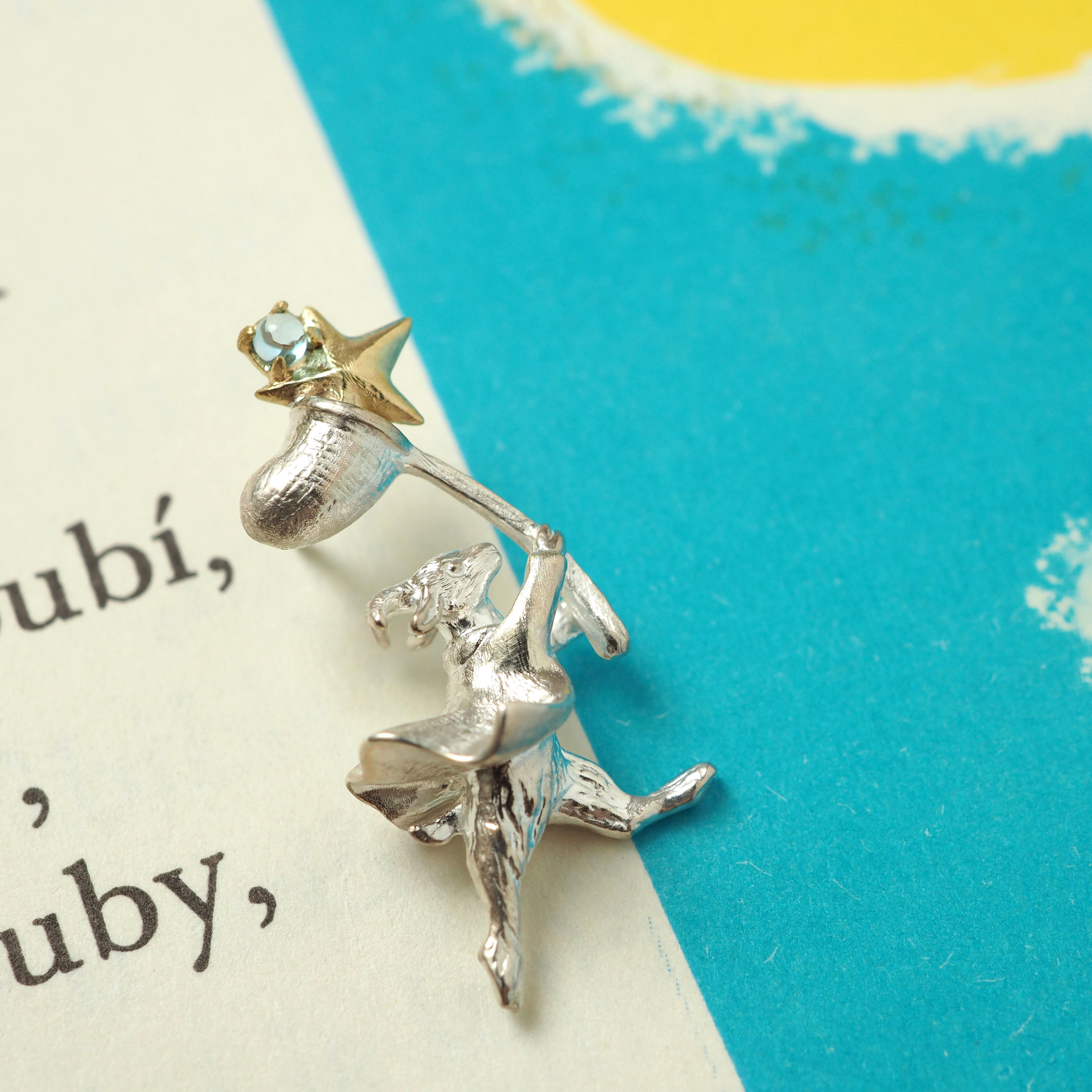 【冬のプレゼント企画開催中】星を集めるやぎのブローチ（受注制作）