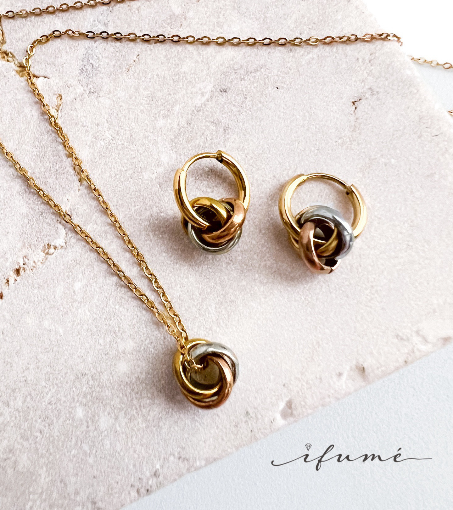 送料無料！春の超早割2026 プチトリニティのネックレス&フープピアス/イヤリングSet サージカルステンレス