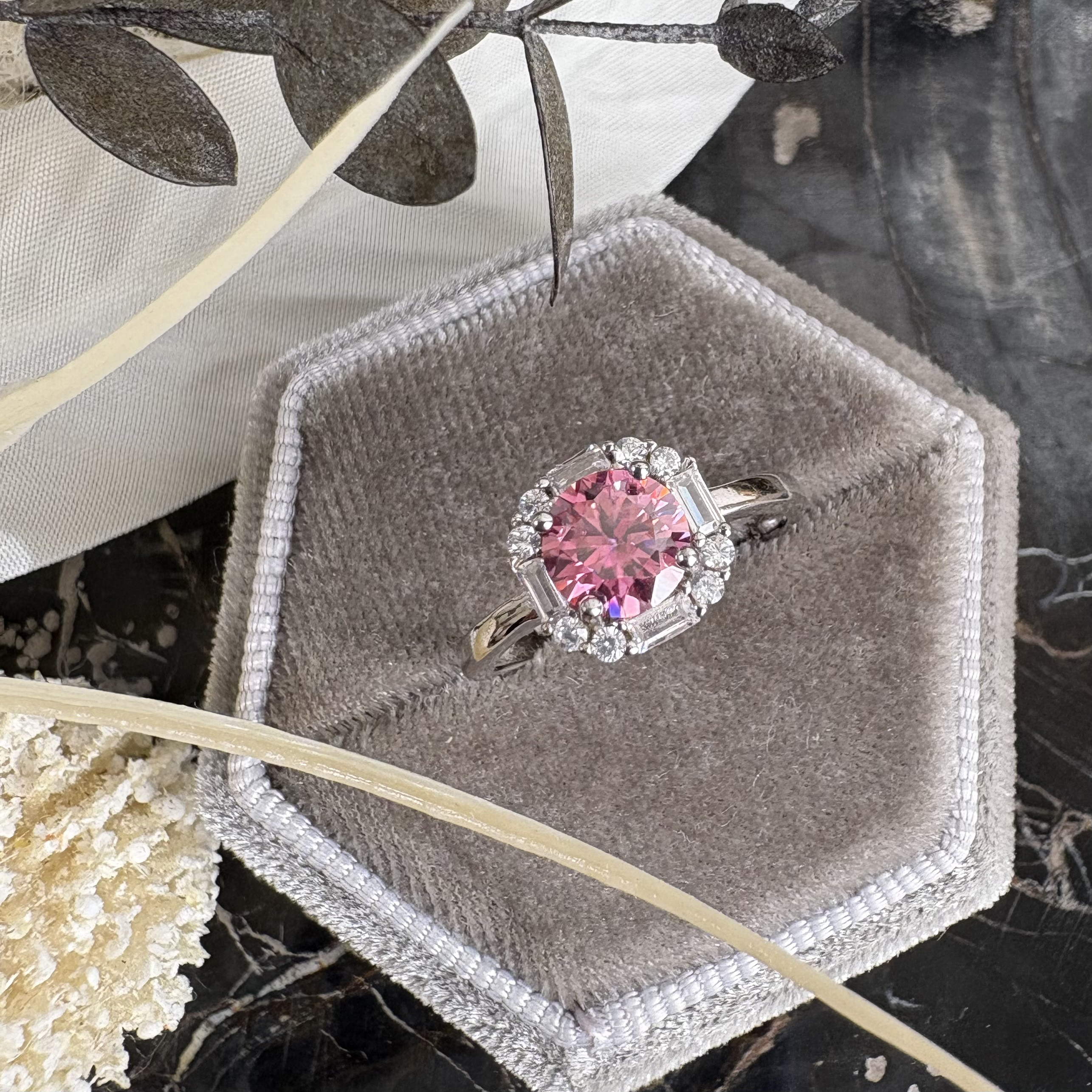 *s925ピンクモアサナイトエメラルドカットメレリング176