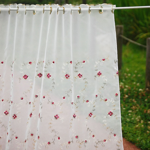 2枚組＞カフェカーテン花刺繍が美しいちょっとレトロな感覚