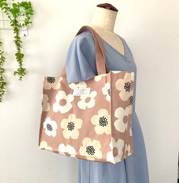 送料込み♪大きなトートバック♡北欧柄くすみピンク トートバッグ