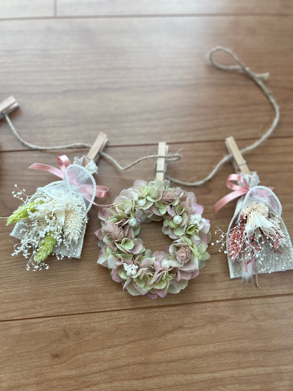 ミニリースとスワッグのフラワーガーランド☆ピンク系紫陽花★ 4枚目の画像