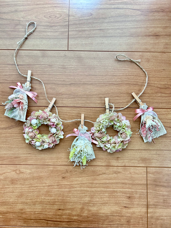 ミニリースとスワッグのフラワーガーランド☆ピンク系紫陽花★ 1枚目の画像