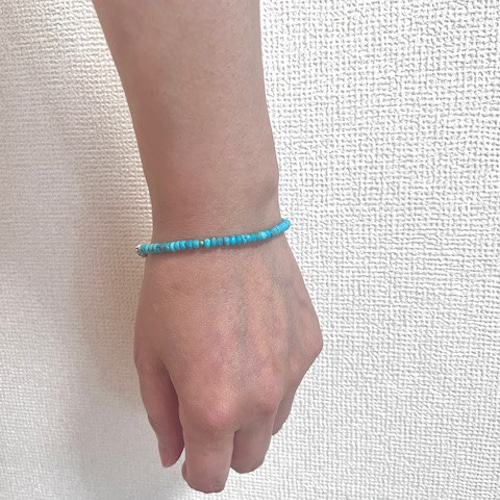 良質な天然石ターコイズ の ブレスレット（トルコ石）MB0824-001