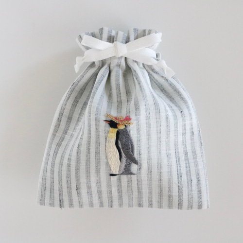 麦わら帽子のペンギン 手刺繍巾着袋 ポーチ Chalet de Pon 通販