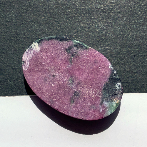 ルビーインゾイサイト[13] 33x22mm 54Cts 天然石 ／ ルース