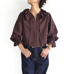 「ワケありな逸品H-1」ダブルラッフルカラーブラウス（ブラウン） 8枚目の画像