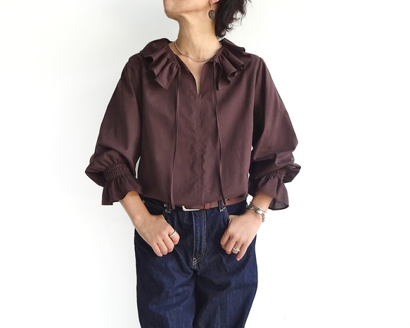 「ワケありな逸品H-1」ダブルラッフルカラーブラウス（ブラウン） 8枚目の画像