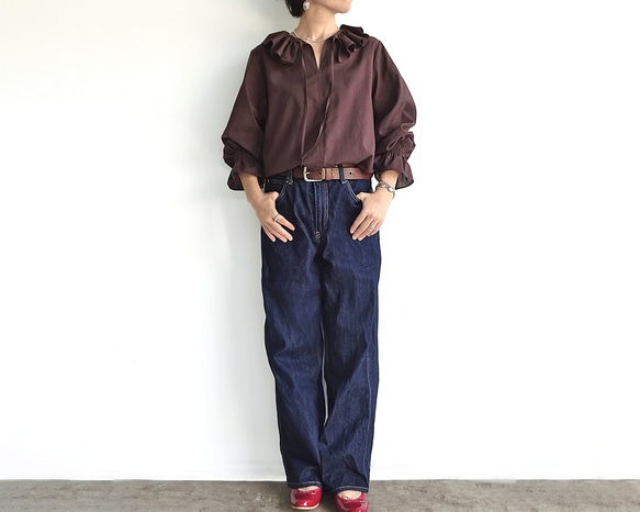 「ワケありな逸品H-1」ダブルラッフルカラーブラウス（ブラウン） 2枚目の画像