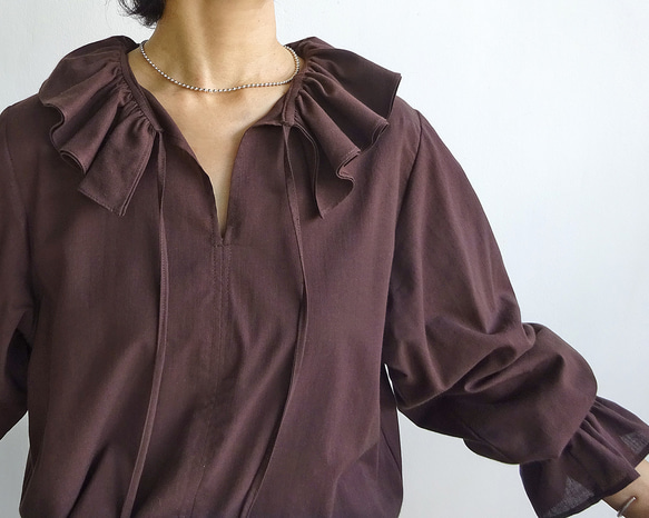 「ワケありな逸品H-1」ダブルラッフルカラーブラウス（ブラウン） 9枚目の画像