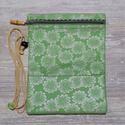 金彩工芸　花柄　銀色仕上げ　コットンオックスウィローグリーン色地製　「道中財布」 4枚目の画像