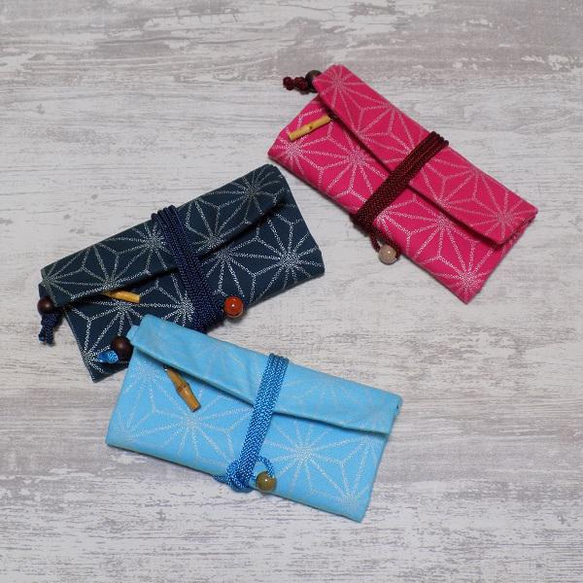 金彩工芸　花柄　銀色仕上げ　コットンオックスウィローグリーン色地製　「道中財布」 12枚目の画像