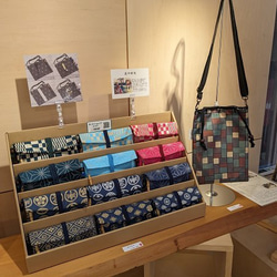 金彩工芸　花柄　銀色仕上げ　コットンオックスウィローグリーン色地製　「道中財布」 14枚目の画像