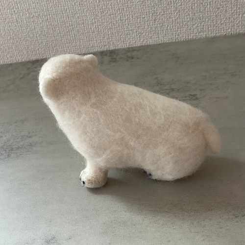 羊毛フェルト シロクマの赤ちゃんのぬいぐるみ 羊毛フェルト sugami