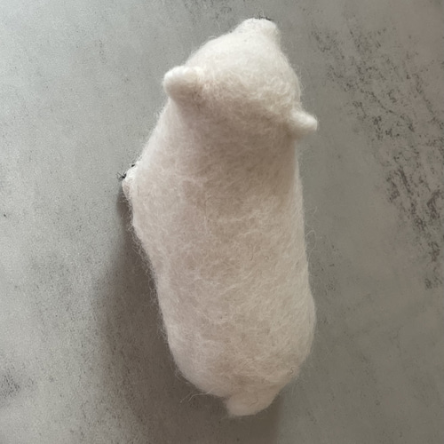 羊毛フェルト シロクマの赤ちゃんのぬいぐるみ 羊毛フェルト