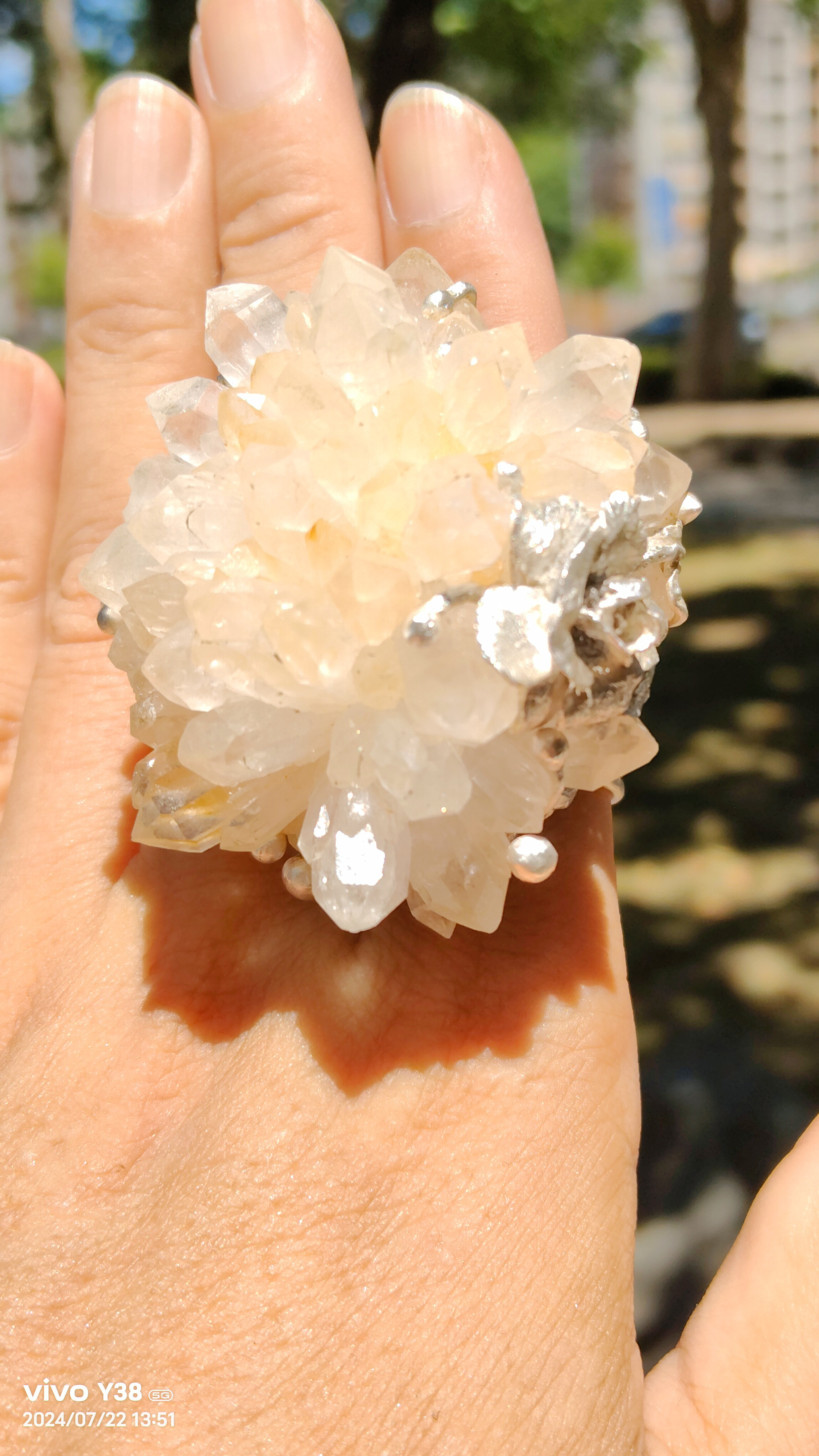 白水晶 花鉱石 ハンドメイド シルバーリング スターリングシルバーリング ～「フラワー」～ クリアクォーツ シルバーリング