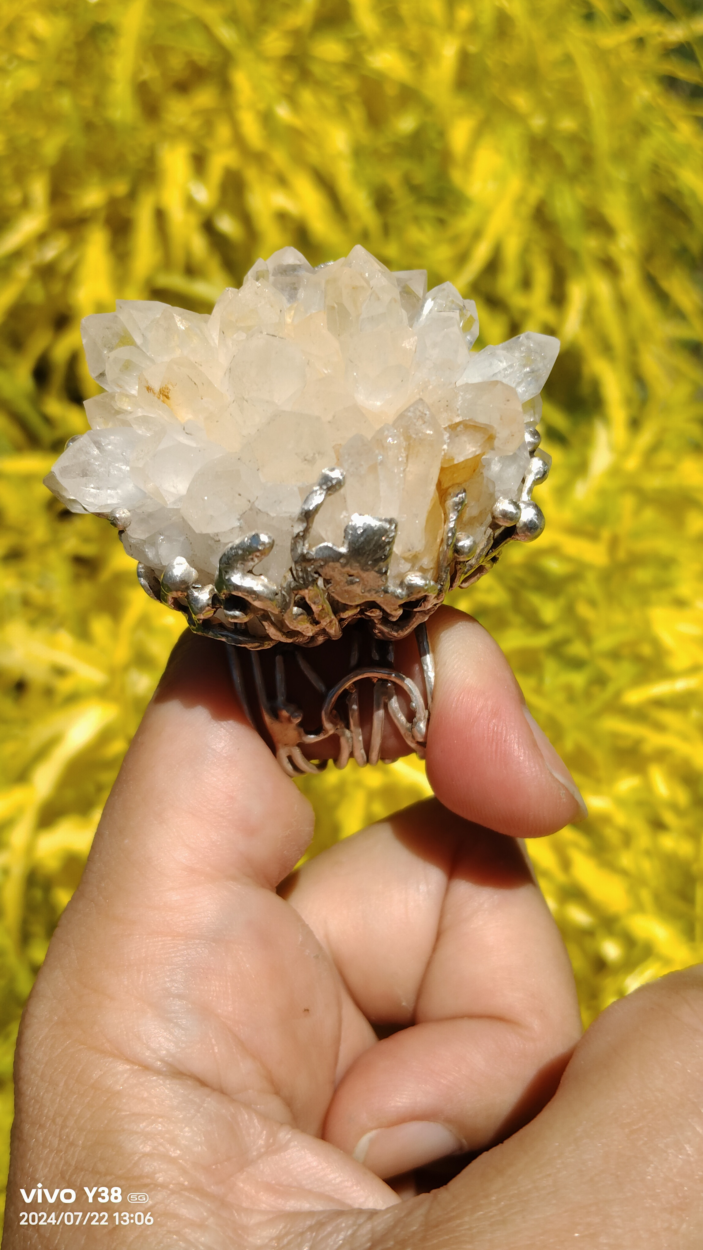 白水晶 花鉱石 ハンドメイド シルバーリング スターリングシルバーリング ～「フラワー」～ クリアクォーツ シルバーリング