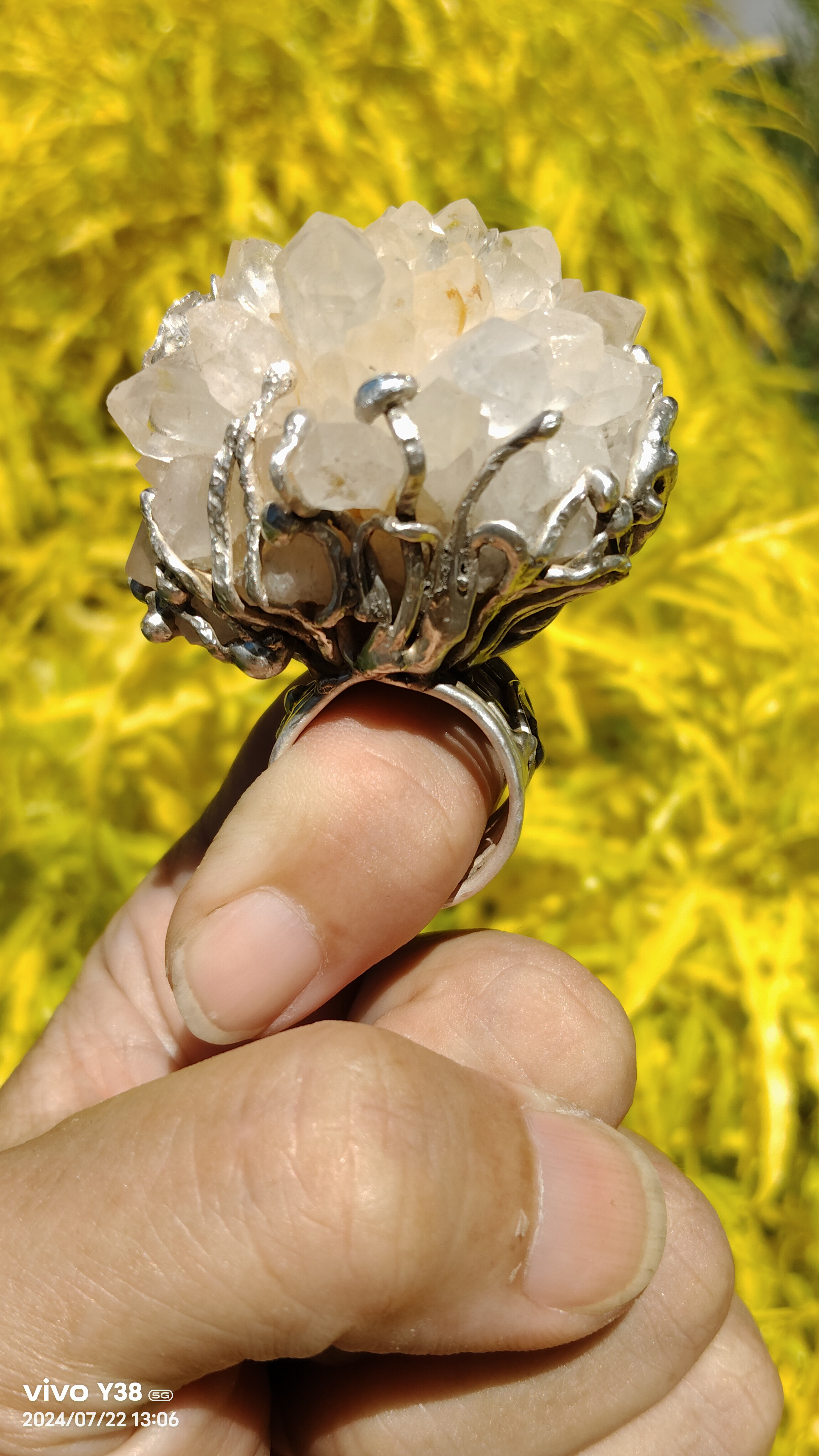 白水晶 花鉱石 ハンドメイド シルバーリング スターリングシルバーリング ～「フラワー」～ クリアクォーツ シルバーリング