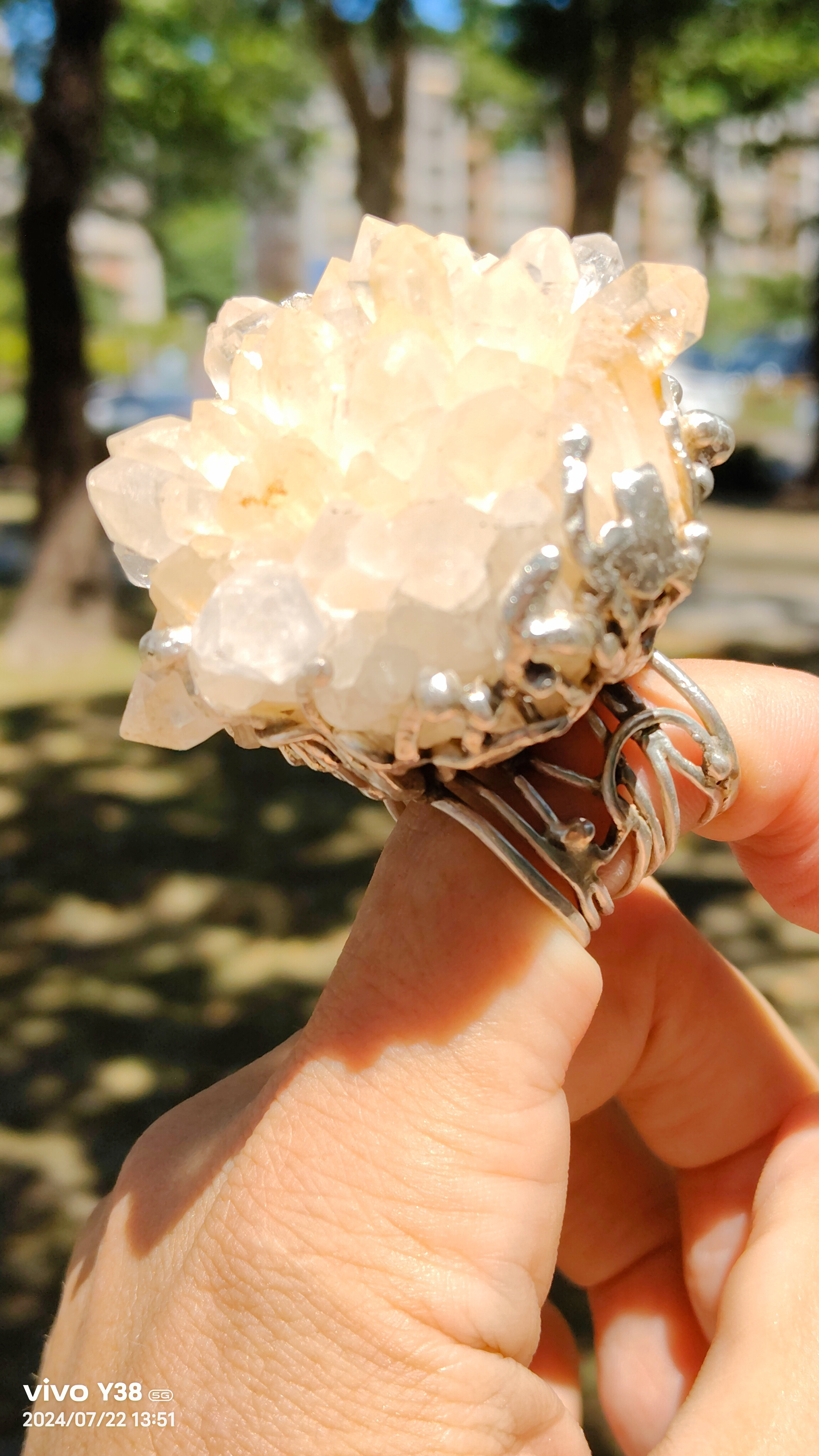 白水晶 花鉱石 ハンドメイド シルバーリング スターリングシルバーリング ～「フラワー」～ クリアクォーツ シルバーリング