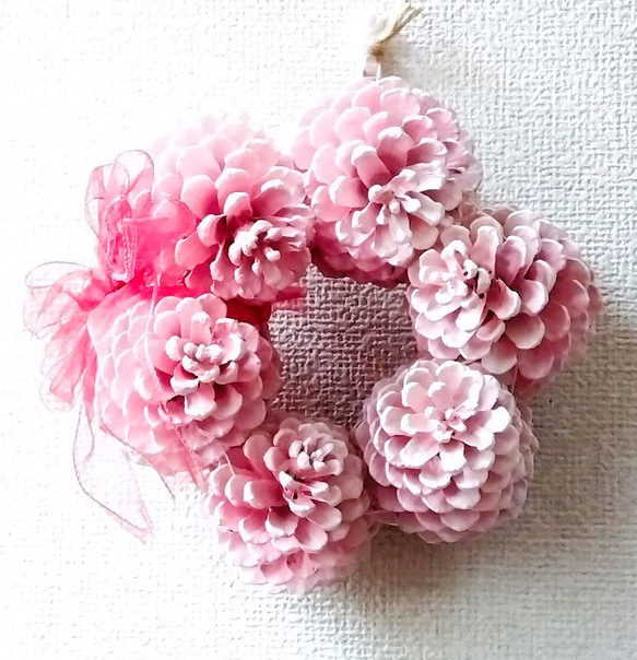 松ぼっくりリース 大王松の松かさ飾り ウォールデコ 「ピンキー