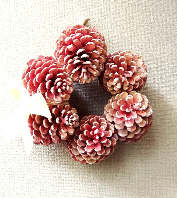 松ぼっくりリース 大王松の松かさ飾り ウォールデコ 「コーラル