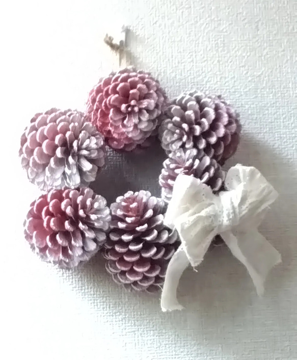 松ぼっくりリース 大王松の松かさ飾り ウォールデコ 「レッドスノー