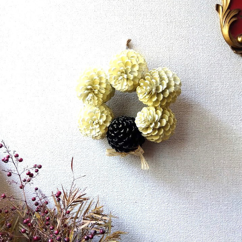 松ぼっくりリース 大王松の松かさ飾り ウォールデコ 「ブラック