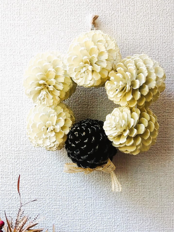 松ぼっくりリース 大王松の松かさ飾り ウォールデコ 「ブラック