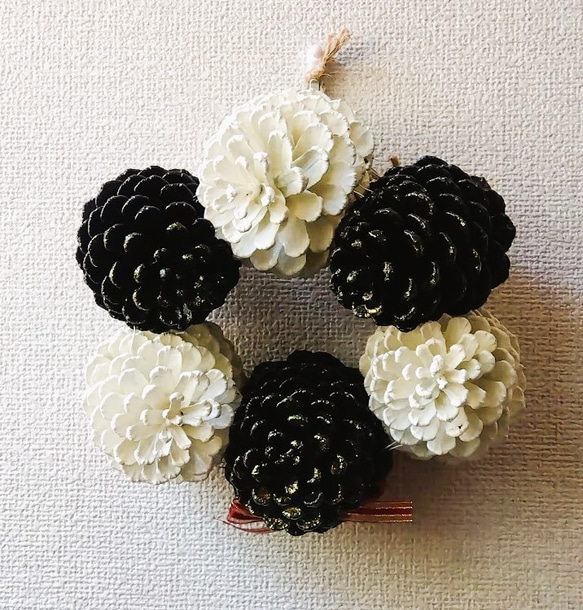 松ぼっくりリース 大王松の松かさ飾り ウォールデコ 「オセロゴールド