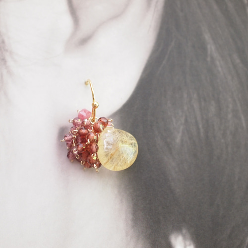 大粒ルチルクォーツとガーネットのピアス ピアス（フック・チェーン