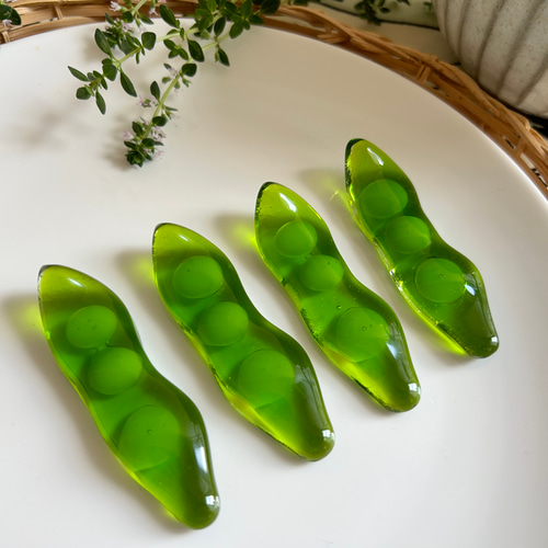 Miki様オーダー分＊ガラスで作った枝豆のお箸置き（4客） 箸・箸置き