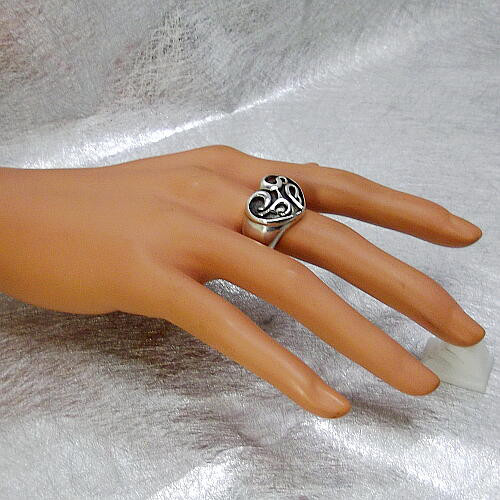 送料無料・未使用！ハートバイン（蔦）デザインのシルバー925製リング