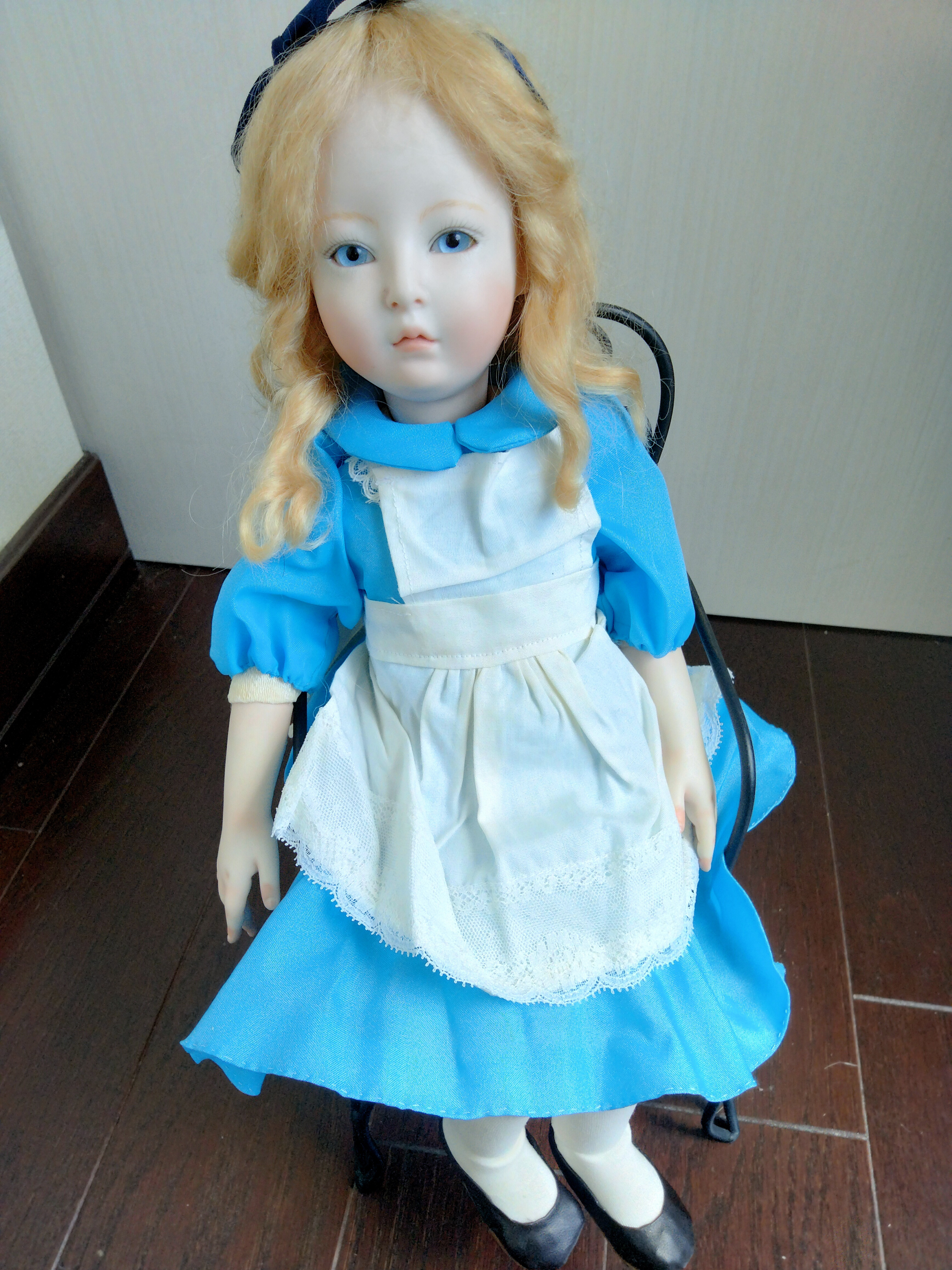 ふてぶてアリスちゃん