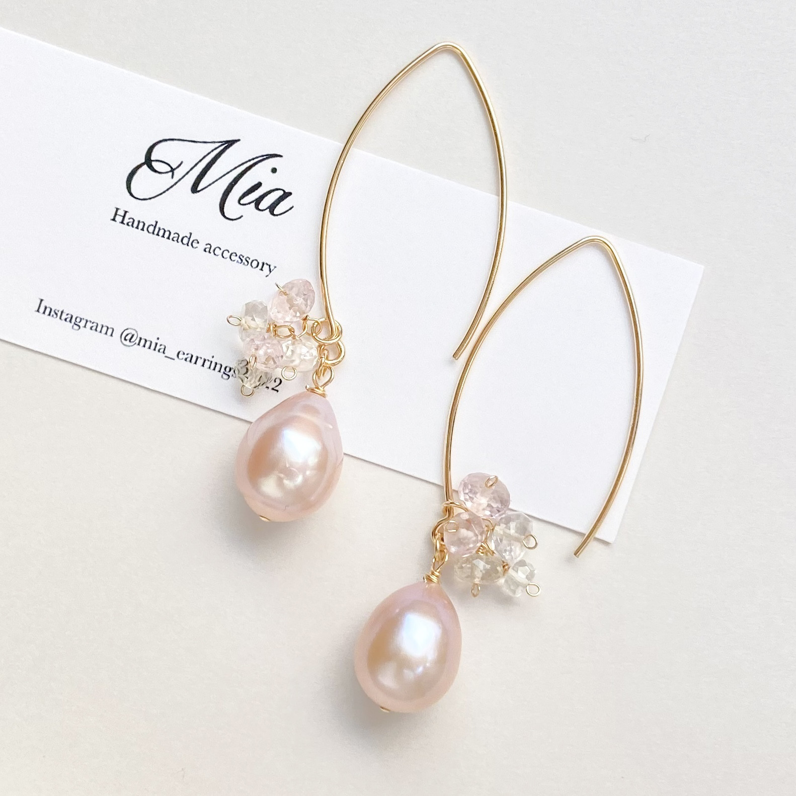 天然色ベビーピンク 湖水真珠とモルガナイトの2wayフックピアス　14KGF