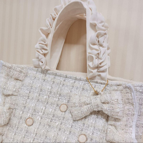 リボンチャーム付き ビジューフリルトート ツイード ホワイト トート