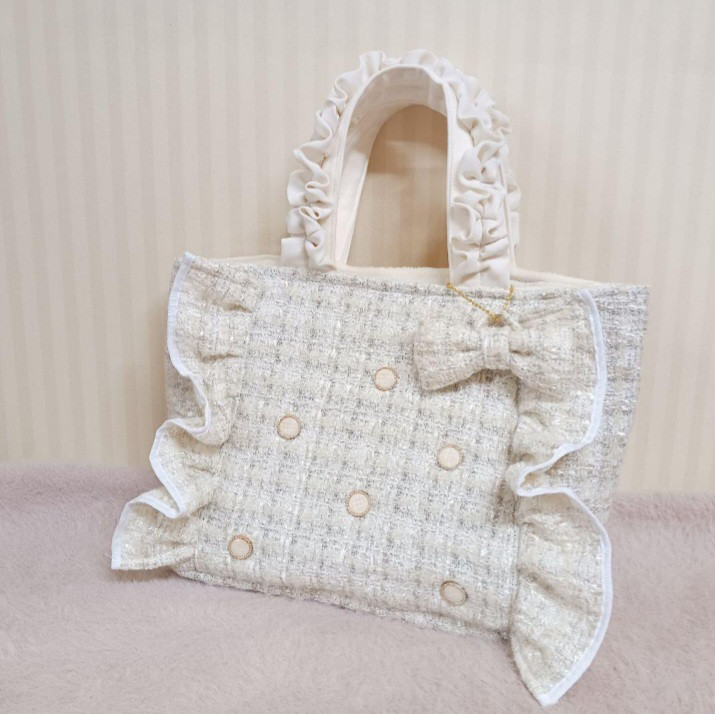 リボンチャーム付き ビジューフリルトート ツイード ホワイト トート