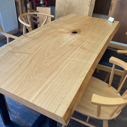 タモの木無垢一枚板のダイニングテーブル大きさ178cm×77～83cm×5cm