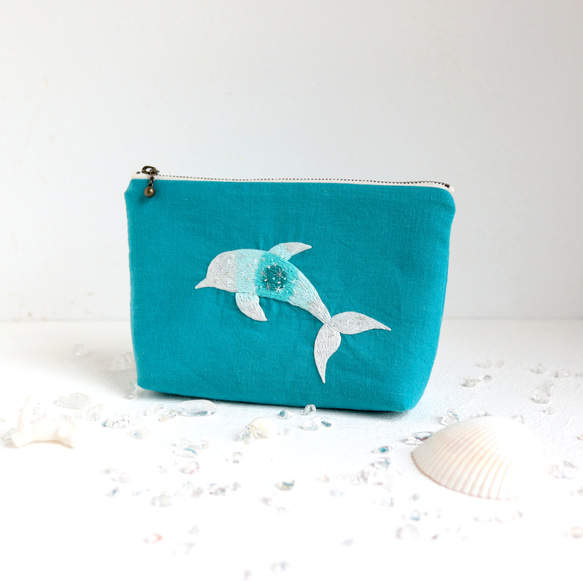 アリス 手刺繍のポーチ アリス 手刺繍のポーチ